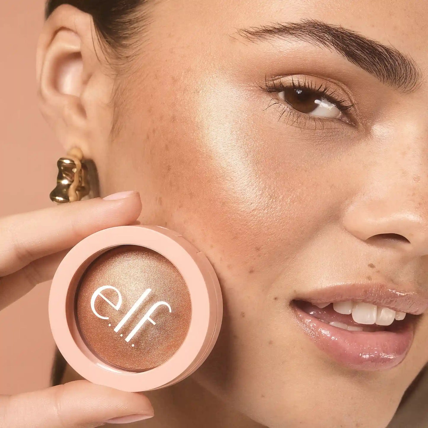 Halo Glow Silky Powder Highlighter - Warm Gold